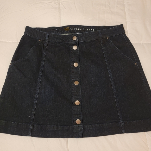 LC Lauren Conrad Dresses & Skirts - LC Lauren Conrad Denim Short Pocket Skirt Blue Size 14